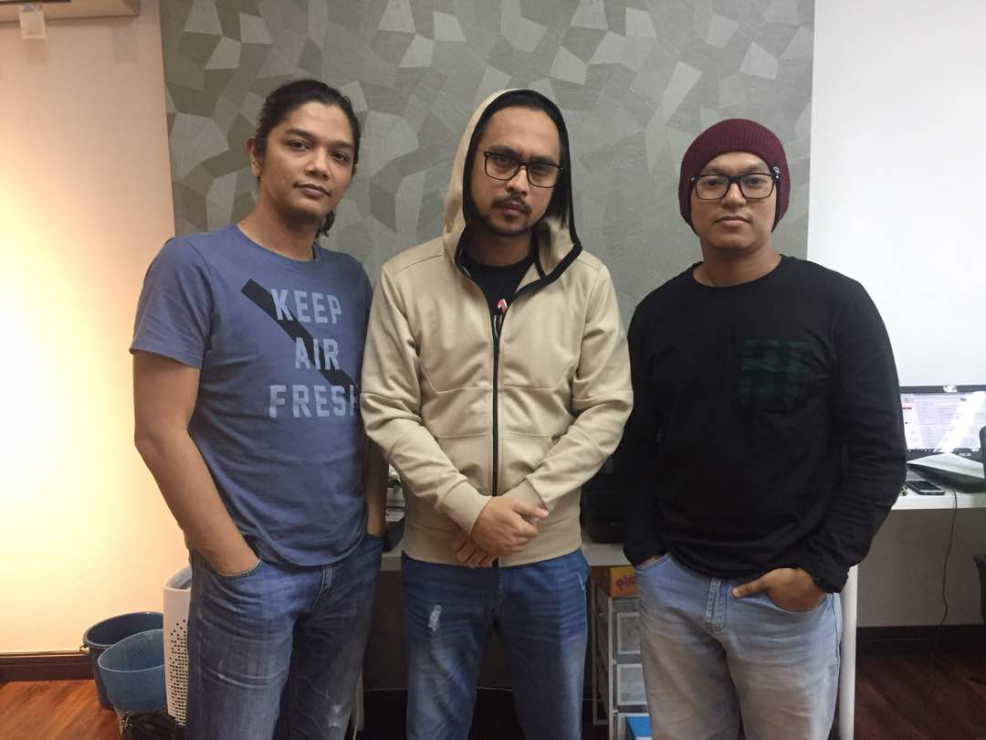 'Orang kuat' Planet Mawi...Dari kiri: Oja, Mawi dan Anas